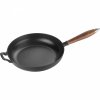 Patelnia żeliwna Z Drewnianym Uchwytem 28 Cm Staub